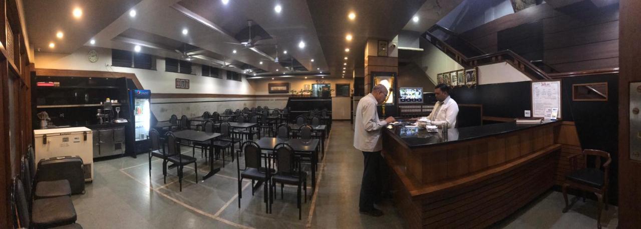 Hotel Satkar Cafeteria Belgaum Exterior foto